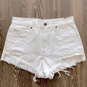 NWT Abercrombie & Fitch White Shorts Size 6